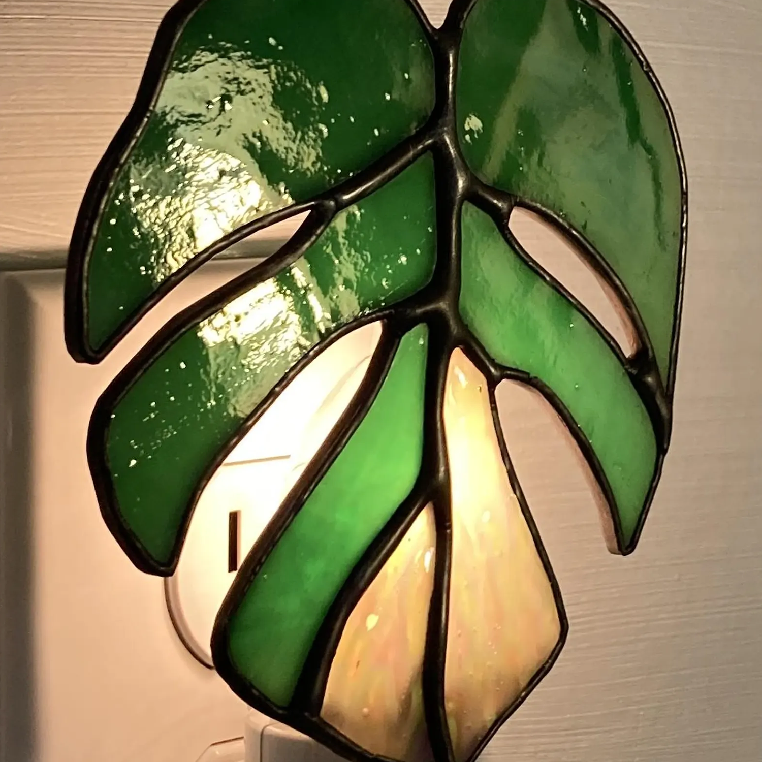 Hand‑Crafted Monstera Leaf Stained Glass Plug‑In Night Light Botanical Wall Decor